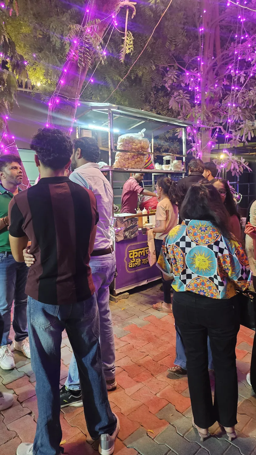 Warm evening ambience at Kulche Wali Gali