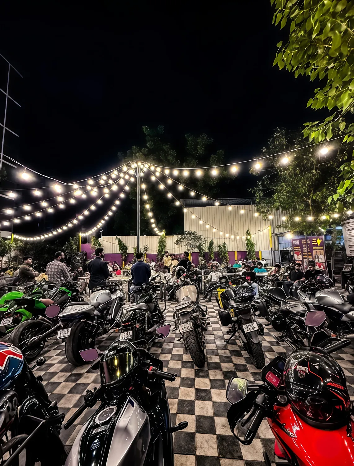 On-site parking at Kulche Wali Gali